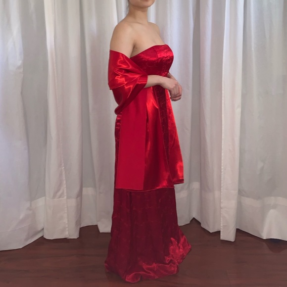 Jessica McClintock Red satin evening gown - Picture 2 of 6